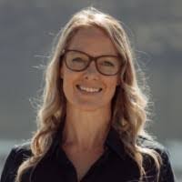 Joanna Pickett's Instagram, Twitter & Facebook