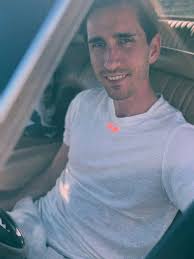 DANKE @delin.at ! @lilliauswien und ich hatten die große Ehre bei der  @vienna_fashion_week mitlaufen zu dürfen! Die großartige Juli Deiger von  Delin hat gebrauchte Kleidungsstücke von der @caritaswirhelfen und der  @volkshilfe und