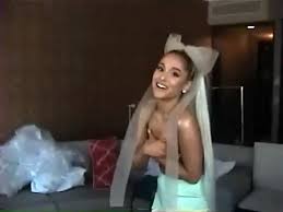 Top 50: Ariana Grande Nude Pussy & Sexy Tits Pictures (2025)