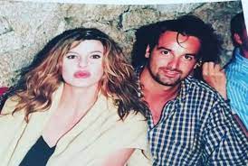Giovanni ciacci e damiano allotta erano fidanzati e innamorati, tant'è che damiano aveva anche fatto una vera e propria proposta di matrimonio a giovanni, servendosi per questo delle pagine di novella. Giovanni Ciacci Irriconoscibile Ecco Com Era 25 Anni Fa