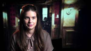 Algunos años después de que samuel mullins (anthony lapaglia), un fabricante de muñecas, y su mujer esther (miranda otto) perdieran a su hija de siete años en un dramático accidente de coche. Annabelle Creation Trailer Annabelle 2 International Teaser Metacritic