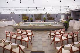 A Wedding Ceremony On A Rooftop Comes Standard At Our Manhattan Beach Wedding Venue It S An Intima Hotel Wedding Venues Wedding Venues Beach Manhattan Wedding