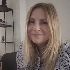 Lynn Grainger (@LbutlernewsLynn)