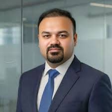 A layoff can make you feel disposable. But this is a dangerous false story  to tell ourselves... ⛔ Despite what they say, companies aren't a "family."  ✓ They're more like a sports