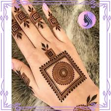 Henna art telah dikenal manusia sejak 5000 tahun yang lalu. Mehndi Henna Design For Hands Square Shape For Free 2021 In 2021 Henna Tattoo Designs Simple Simple Mehndi Designs Fingers Henna Designs Hand