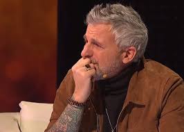 La fille de Patrick Huard le surprend avec un superbe numéro de cerceau  aérien et il craque sous l'émotion