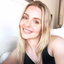 Gabrielle Roe's Instagram, Twitter & Facebook