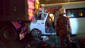 When a road accident occurs, what should you as a driver do immediately? Badminton World Champ Kento Momota Injured In Malaysia Car Crash