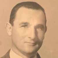 Raul Mohr's Instagram, Twitter & Facebook