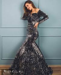 شاهدي فساتين سهرة ذات أكمام طويلة لدفء وأناقة في ان واحد Dresses Prom Dresses Dress Up