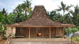 Bangunan ini juga memiliki satu bubungan yang mana berguna untuk menghubungkan 4 sisi atap rumah. Traditionelle Hauser In Ost Java Die Einzigartigkeit Und Besonderheiten Und Bilder
