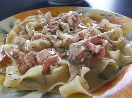 Bandnudeln In Leichter Fettarmer Lachs Sahne Milch Sosse Rezept Rezepte Milchsosse Fettarme Gerichte