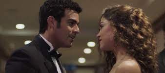 It is an authorized version on the life of the mexican singer luis miguel. En Luis Miguel La Serie Capitulo 4 Se Revela Que El Cineasta Ganador De Oscars Alejandro Gonzalez Inarritu Es El Tercero En Discordia Entre Luis Miguel Y Mariana Yazbek Aplatanaonews