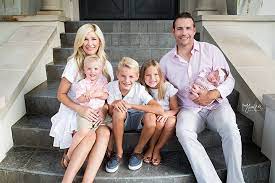 In Home Family Pose Family Photo Pose Large Family Poses Newborn Family Photos