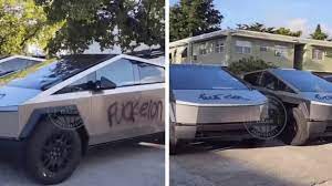 Los haters de Elon Musk vandalizan decenas de Cybertrucks | WIRED