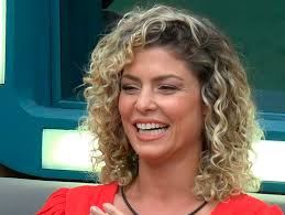 Elenco reage à vitória de Bárbara Borges em "A Fazenda 14" |