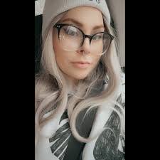 Linda Plumlee's Instagram, Twitter & Facebook