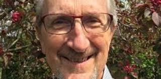 Aventurero y defensor de los teatros antiguos: quién era el pasajero que  murió en el vuelo de Singapore Airlines