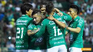 Leones y tigres han competido en la naturaleza donde sus gamas se han superpuesto. Leon Contra America Y El Poder Del Dinero Futbol Total