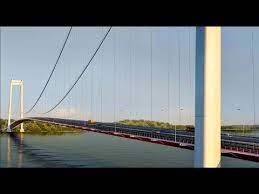 Amplasamentul podului este situat la km fluvial 165+800 (kilometraj pe dunăre măsurat de la sulina), peste fluviul dunărea în zona brăila, pe teritoriul acestea reprezintă partea cea mai importantă a infrastructurii podului suspendat peste dunăre în zona brăila pentru că de cele două turnuri de. Podul Suspendat Peste DunÄre La BrÄila Proiect Youtube