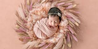 Sebelum merangkaikan nama panjang sang bayi, sebaiknya pahami terlebih dahulu arti namanya. 150 Daftar Nama Bayi Perempuan Cantik Islami Modern Dan Bermakna Indah Diadona Id