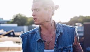 Tony Junior • Festivalling.com