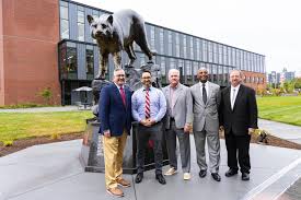 We can't believe it has already been one week since the @wsueverett Cougar  Pride Statue Dedication! 🐾 Thank you to everyone who joined us