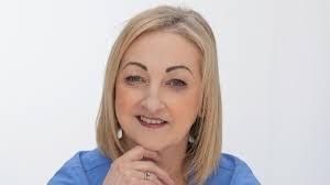 Deirdre Forde's Instagram, Twitter & Facebook