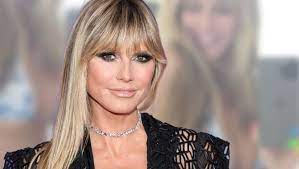 She was born and raised in bergisch gladbach, a town outside cologne, germany. Heidi Klum Hans Franz Im Fokus Dieser Bikini Hat Es In Sich Bunte De