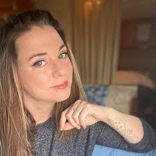 Rachel Ellsworth's Instagram, Twitter & Facebook