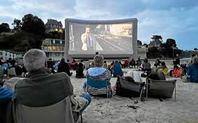 Photo Saint-Cast-le-Guildo : dernière séance de cinéma plein-air de l'été ...