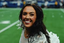 Help us wish Katie J. a very Happy Birthday!!!✨ Your smile always lights up  the room and our team wouldn't be nearly the same without your cheerful  disposition❤️🎄🎁 We love you!!