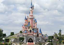 Disneyland Paris Evacuated After Suspicious Package Found In Nearby Train Station Army On Scene Doctor Disneyland Paris Castle Disneyland Paris Disneyland