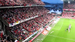 On pensait déjà que philippe montanier allait être remplacé après la défaite du standard. Standard De Liege Anderlecht Ambiance Tifo Youtube