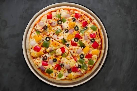 Deluxe Veggie Pizza (Small)