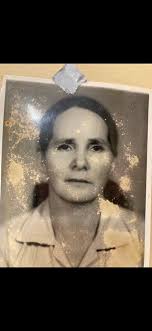 Help editing mom's old photo?