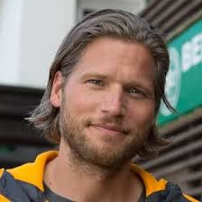 Er spricht über seine fünf frauen zuhause. Sebastian Strobel Schauspieler Leute Schonsten Manner