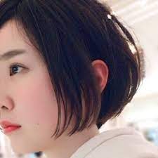 2wayバングボブ ベージュハイライト ナチュラルな艶ボブに前髪は分ける方向で雰囲気が変えられる2wayバング カラーリングは表面にハイライトとグレージュのインナーカラーを入れて立体感を オススメです イマムラスナオ 美容師 美容室 福岡 天神 大名