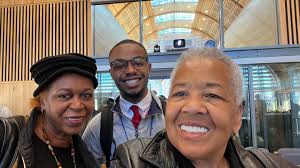 Shade Jones inspired the audience at the Environmental Joy Conference,  celebrating partnerships with @westsidegrowersatl ,  @selah_greenteamofea_inc , and @strivetransit_eco . Together, we're uniting  the community through sustainability and joyful ...