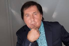 Franck Michael : A 75 ans, il va (enfin) franchir le cap du mariage avec  Christelle (beaucoup