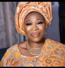 Mawe mebo I love maamba... The moment pipo see you after a while, they all  have pile of stories for you... Nomba ine nchite shani kanshi🤦🤦awe am  sure yo granny's need those