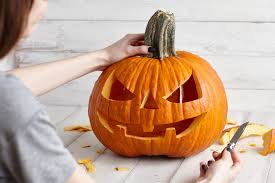 Per rimuovere la scorza si consiglia di. La Zucca Di Halloween Come Ritagliarla Insieme Ai Bambini