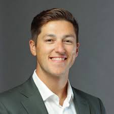 🏃‍♂️ Is Running a Marathon Worth Adding to Your LinkedIn Profile? 🏅 You  have seen it before: finisher photos & medals or "26.2" stickers. But —  could running a marathon belong anywhere