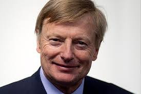 Caroline Nash's Instagram, Twitter & Facebook