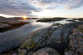 Bohuslän liegt in westschweden nördlich von göteborg und ist durch felsige küsten mit vorgelagerten inseln (zum beispiel tjörn, orust, marstrand) und schären gekennzeichnet. Bohuslan Klippen Krabben Und Kunst Schwedentipps Se