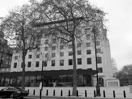 Scotland yard (officially new scotland yard) is a metonym for the headquarters of the metropolitan police service, the territorial police force responsible for policing most of london. New Scotland Yard Wikipedia