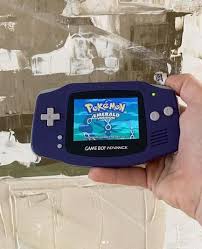 Customizacao Do Game Boy Advance Esse Cliente Pediu Um Gba Light Roxo Classico Gameboy Pokemon Emerald Pokemon