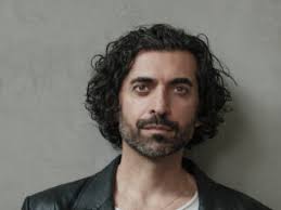 Rekening houdend met pijn uit het verleden, kijkt de jonge generatie m﻿et  wortels in Nederlands-Indië en Indonesië naar de toekomst