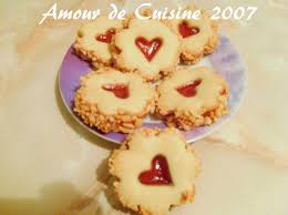 Sables A La Confiture De Fraises Amour De Cuisine Recette Sable A La Confiture Recette Gateau Rapide Recette Gateau Marocain