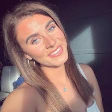 Alisha Gibbs's Instagram, Twitter & Facebook